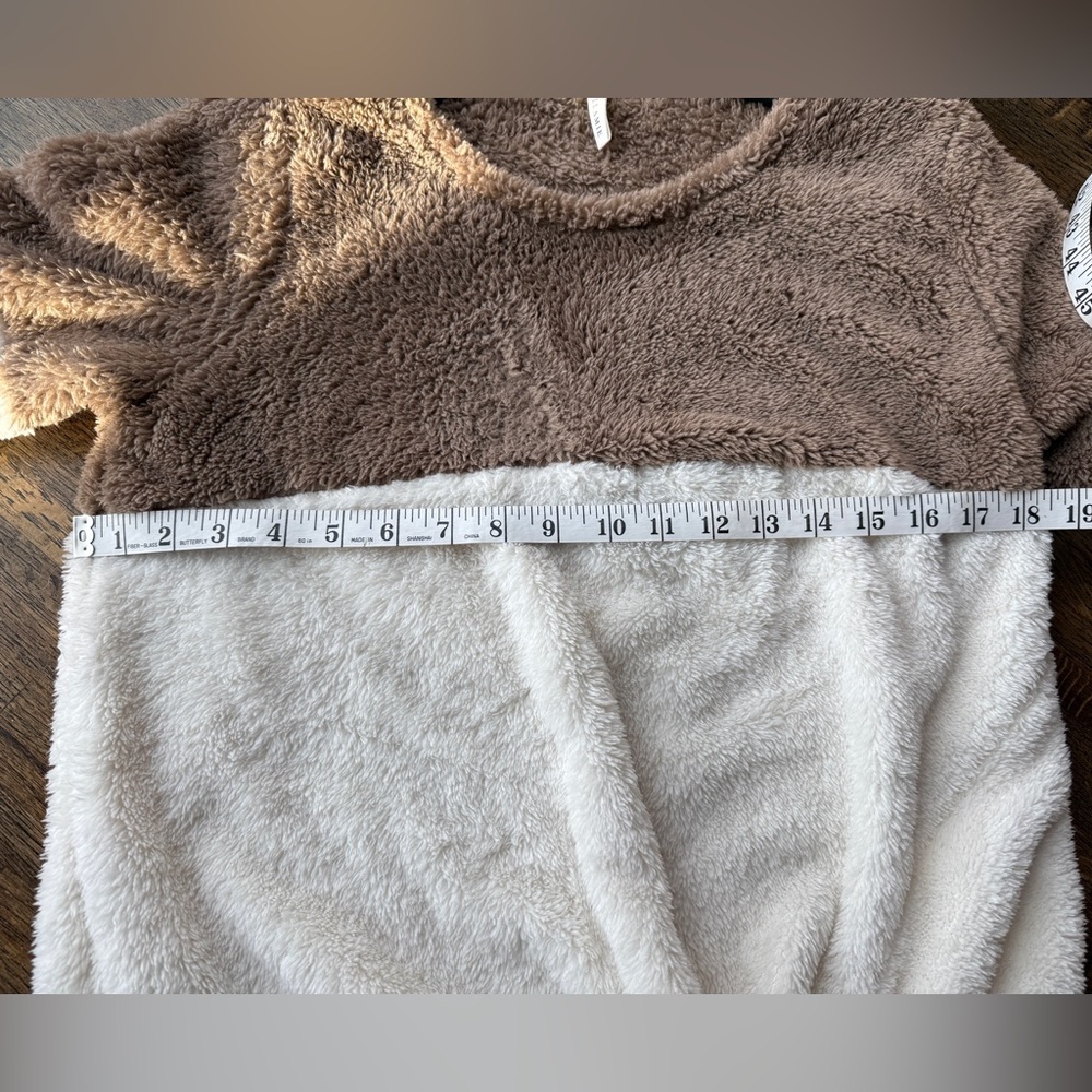 Two-Tone Fuzzy Sweater - Picture 3 of 7